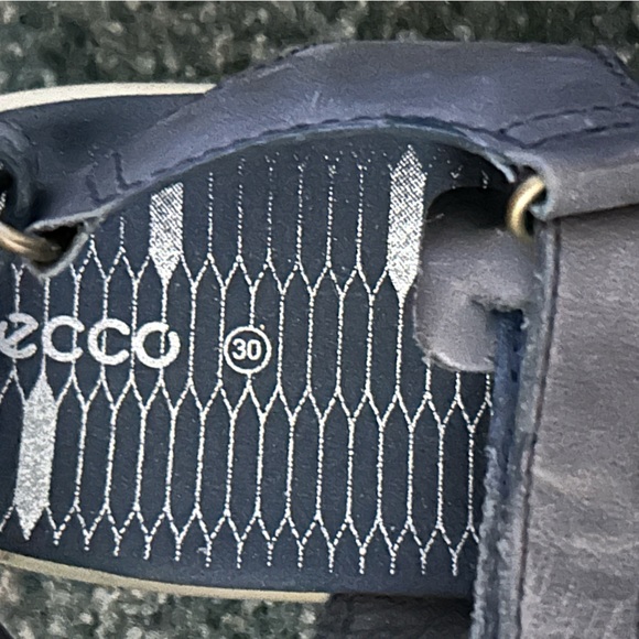Ecco summer Velcro leather navy blue sandal  (size 30 or US 12) - Picture 4 of 4